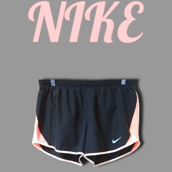 NWOT NIKE Women's Active Workout Short. - Picture 2 of 11